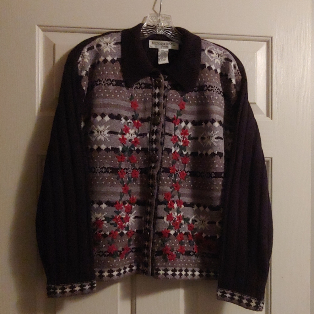 Victoria Jones Women's Christmas Sweater, Size L